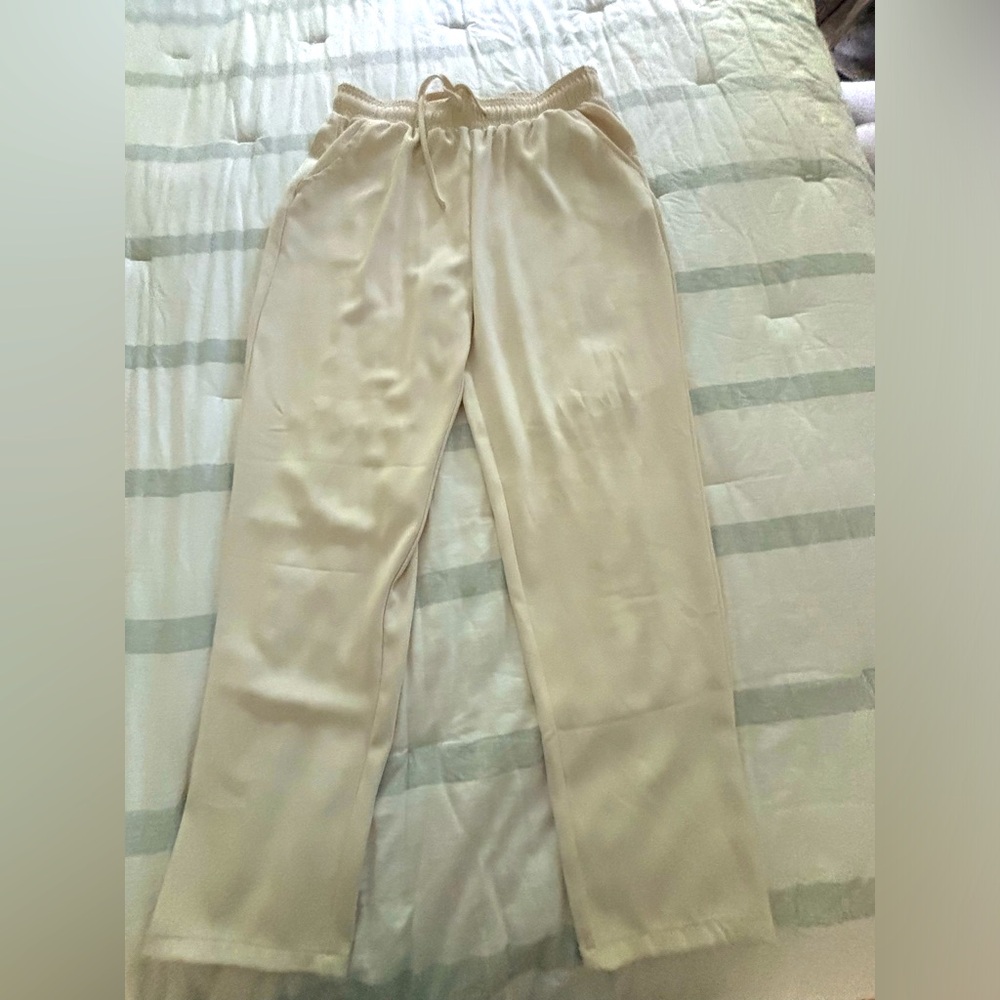 Melloday cream jogger pants NWOT